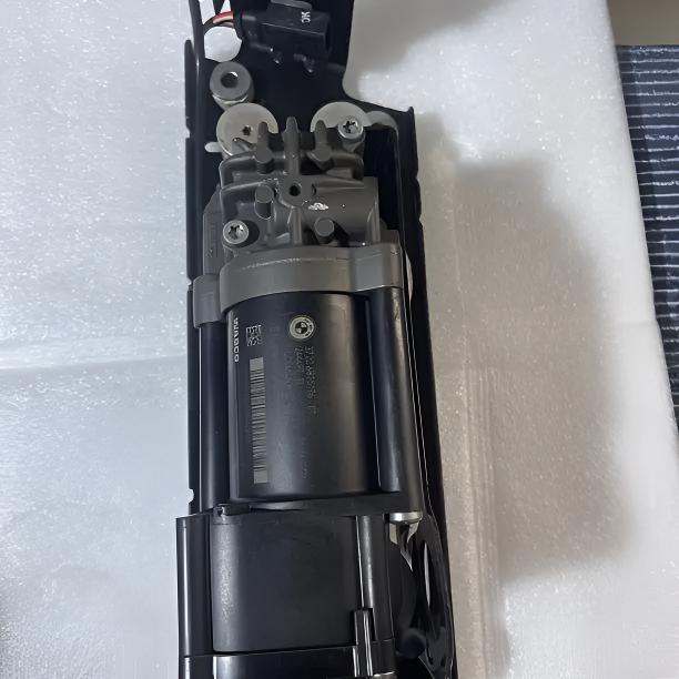 宝马进口，单缸打气泵，2016款，超静音泵，气压足，带支架！