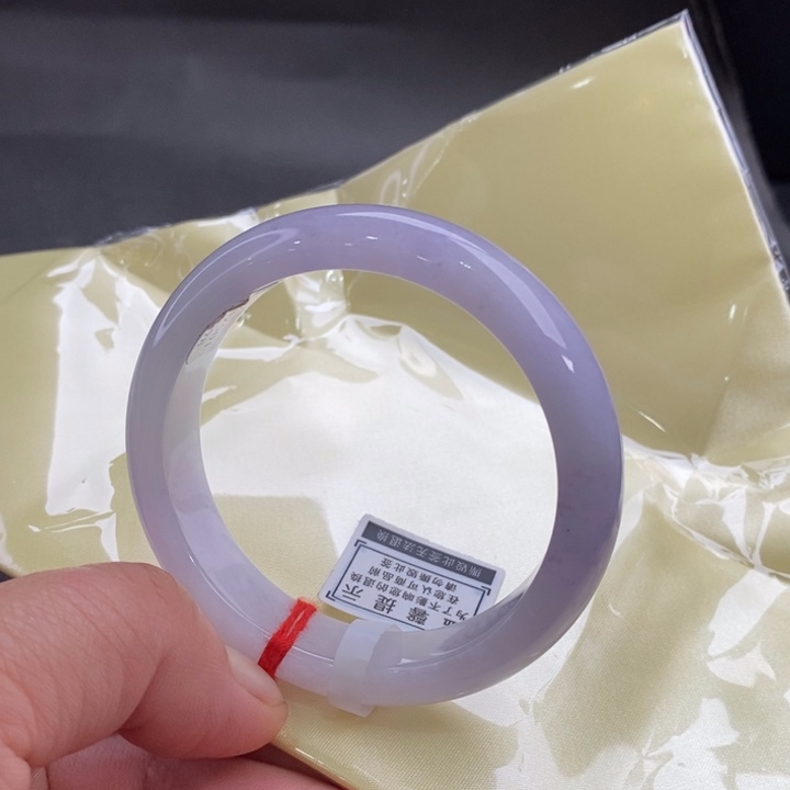 翡翠手镯未镶嵌54圈