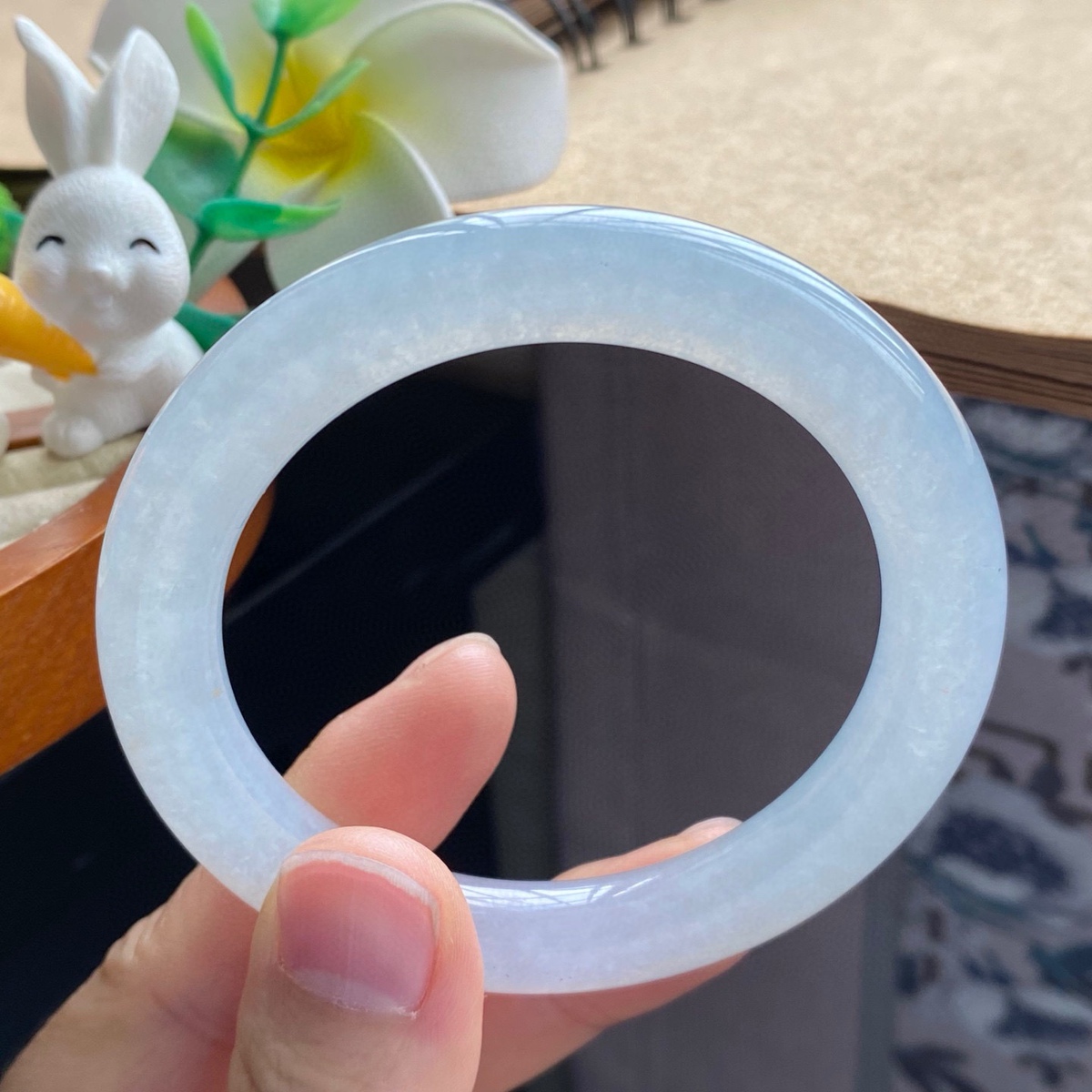 3.18批1984号翡翠手镯53.6-9-9.6素色圆条！淡淡的底色！