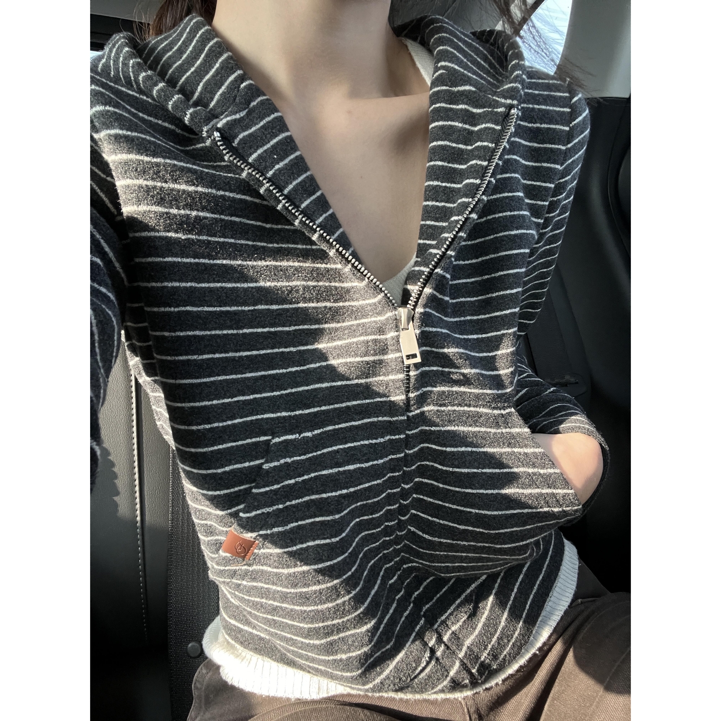 美式复古条纹轻薄2025初秋新款开衫宽松显瘦短款休闲卫衣外套女