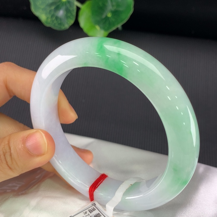 翡翠手镯未镶嵌正圈61