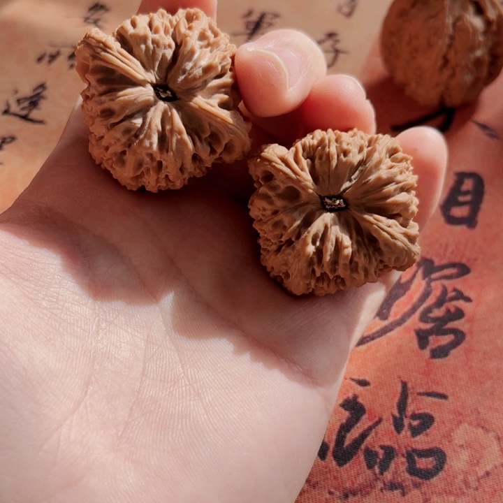 文玩核桃吊坠41拉丝桃心南疆石