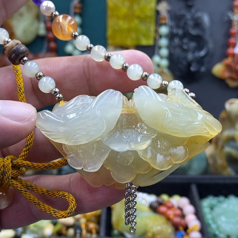 【闪购商品】未镶嵌岫玉吊坠手工雕刻