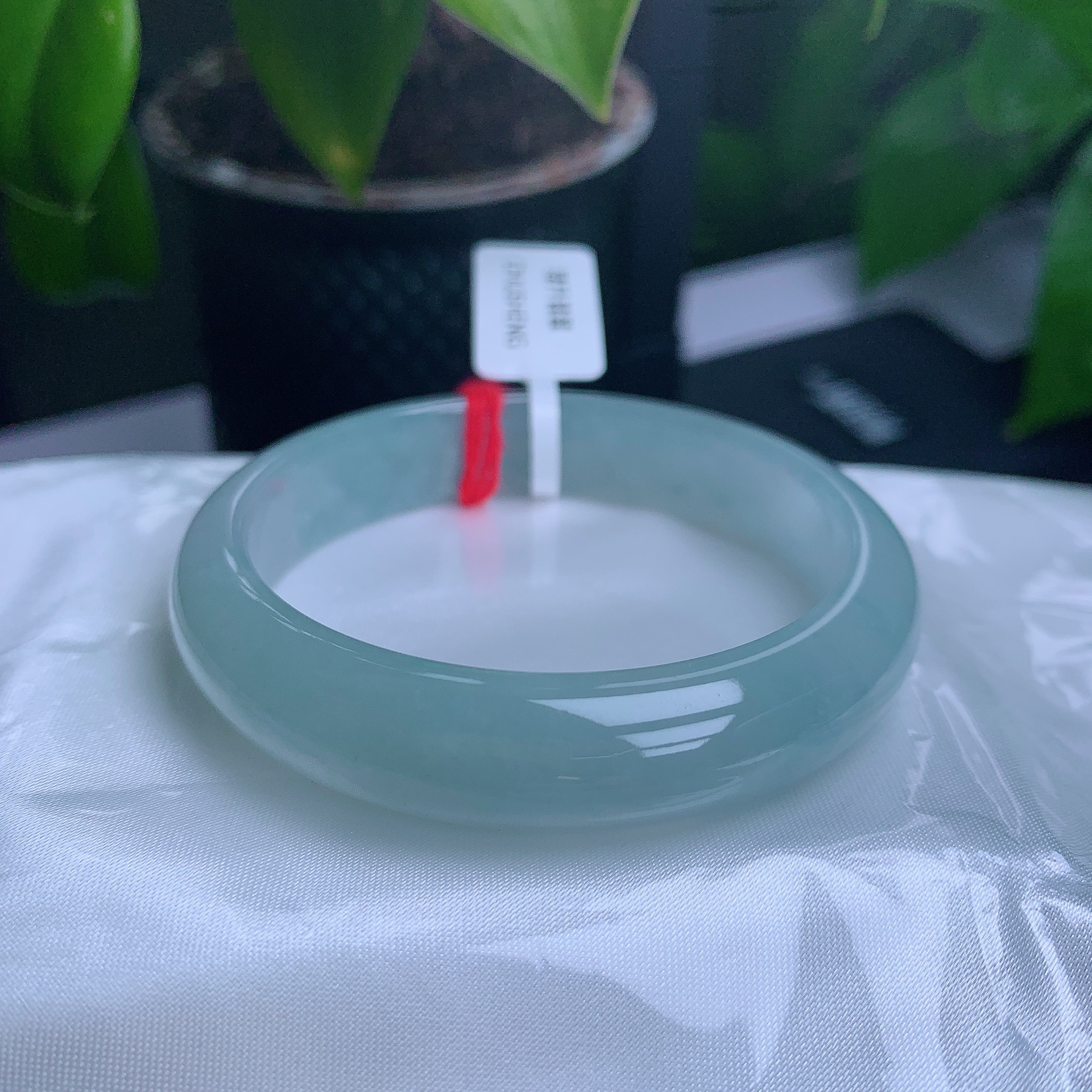 缅甸天然翡翠A货正圈54