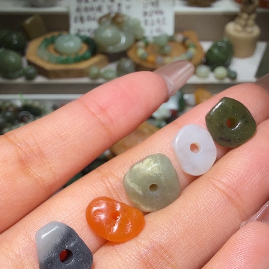 和田玉未镶嵌珠宝奇石