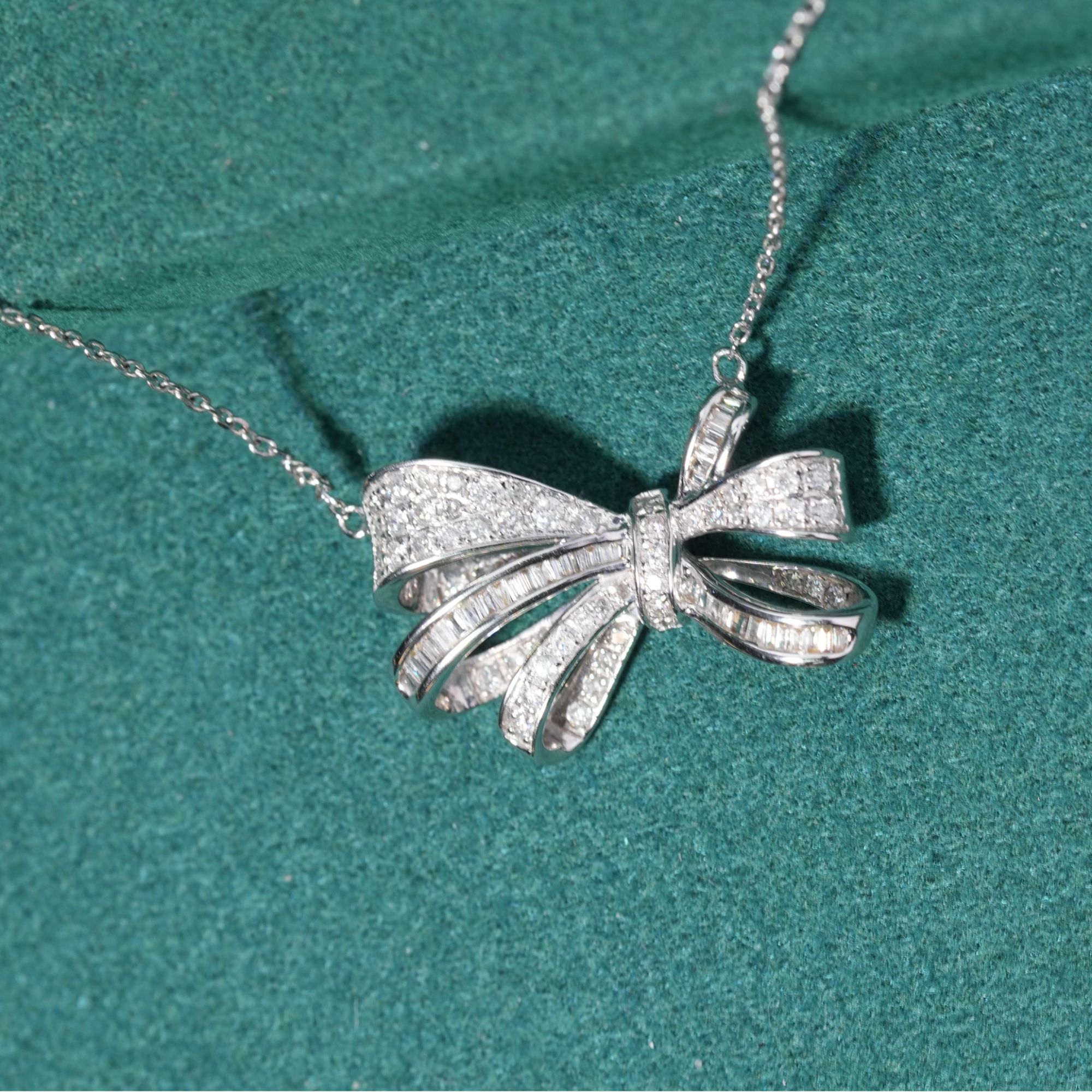 18K金镶钻项链满钻蝴蝶结时尚精致女生礼物轻奢百搭简约小众气质