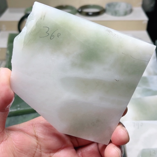 独山玉手镯未镶嵌定制