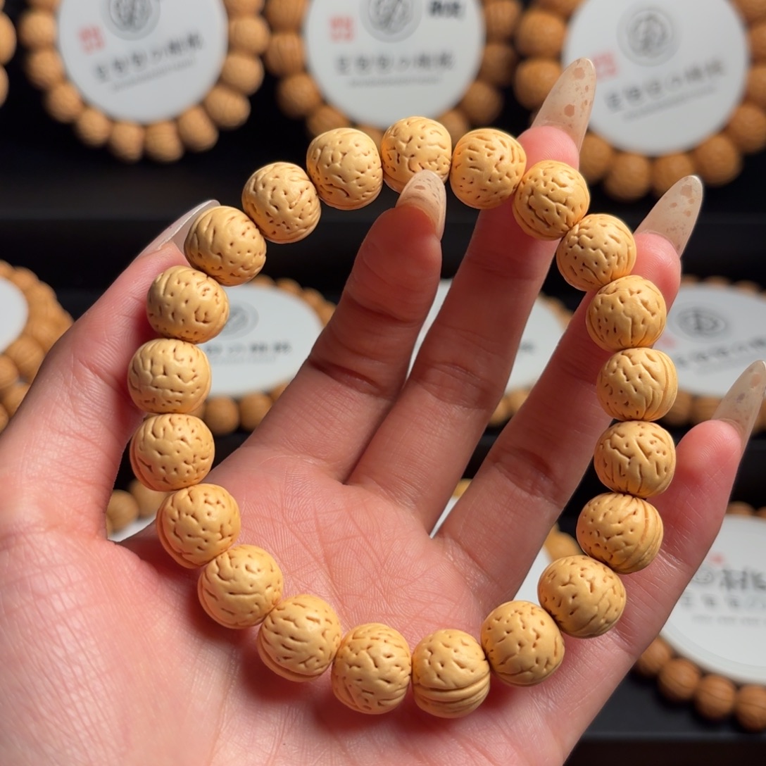 明***风桃核吊坠13左右东北野生玉兔