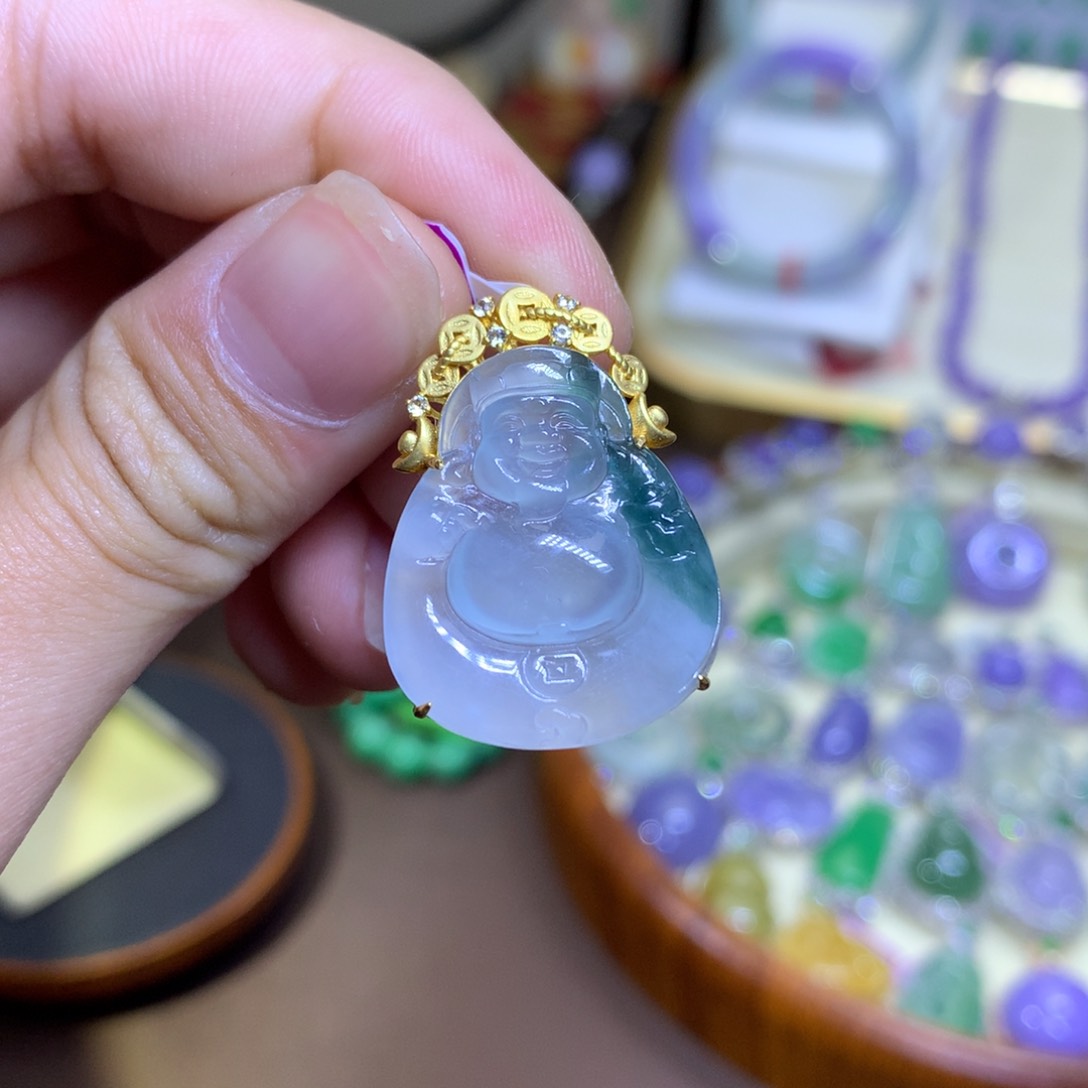 翡翠18K金镶嵌颈饰翡翠