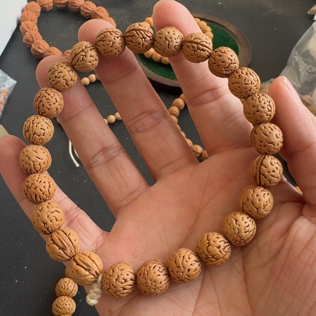 硕****小桃核手串80手串