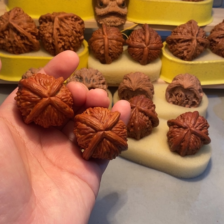 l***s文玩核桃吊坠bhhjjkkk