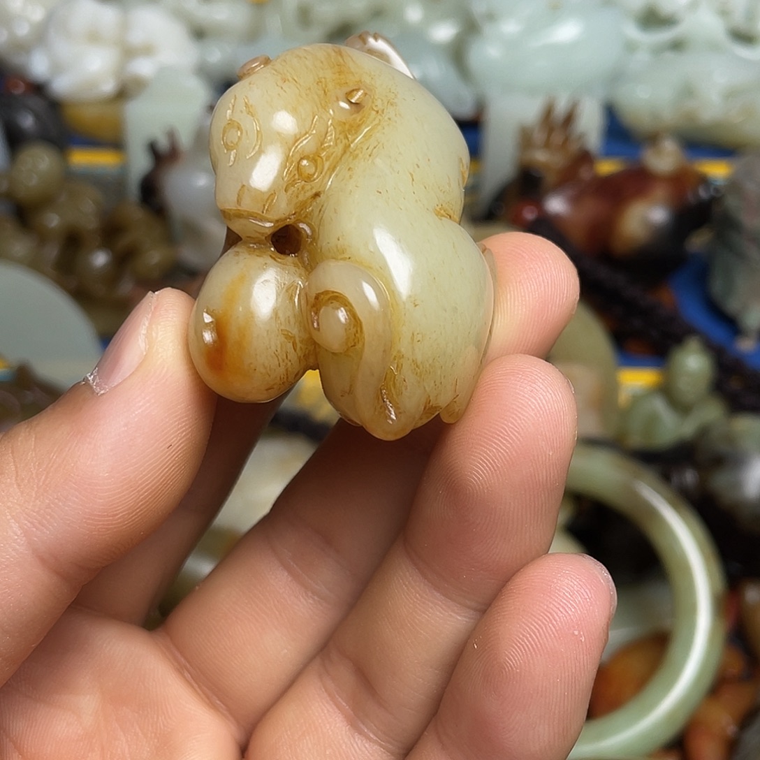 月***”和田玉未镶嵌挂件