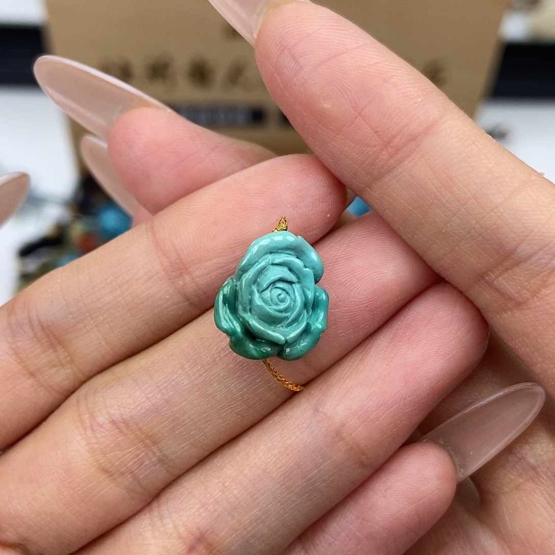 绿松石未镶嵌珠宝奇石