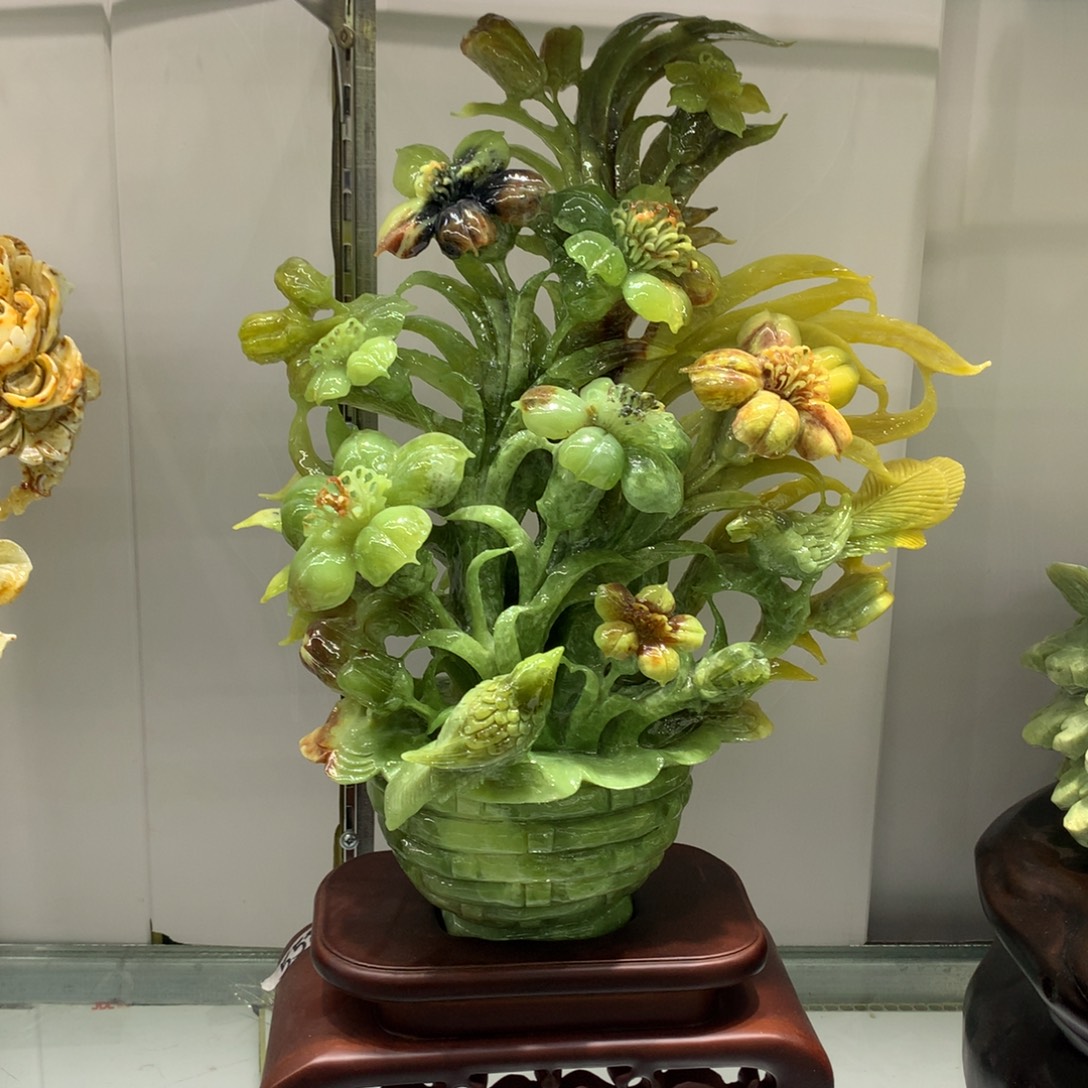 卫***峰玉家居摆件手工雕刻