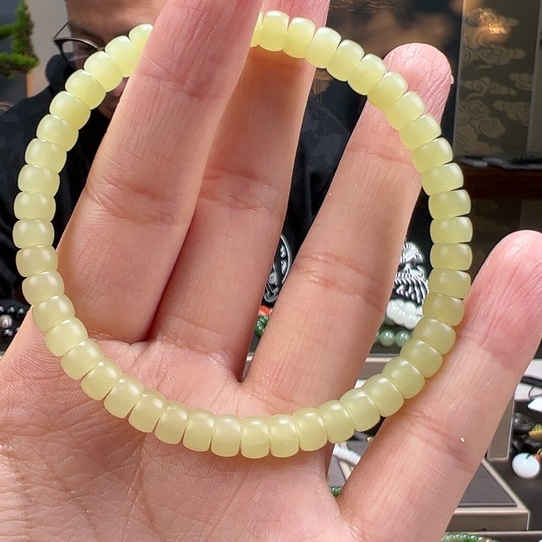 和田玉黄口卡6m m未镶嵌