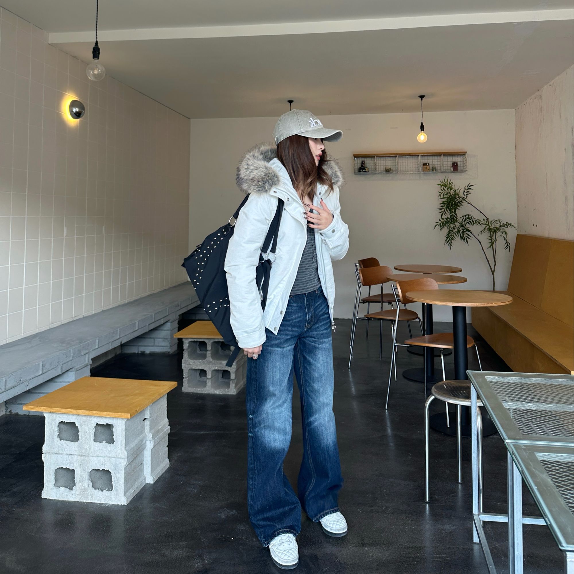 来自b0【复古特调蓝牛】休闲百搭中腰水洗做旧直筒牛仔裤【L4656】