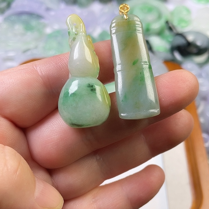 喜***油翡翠未镶嵌颈饰葫芦+竹节