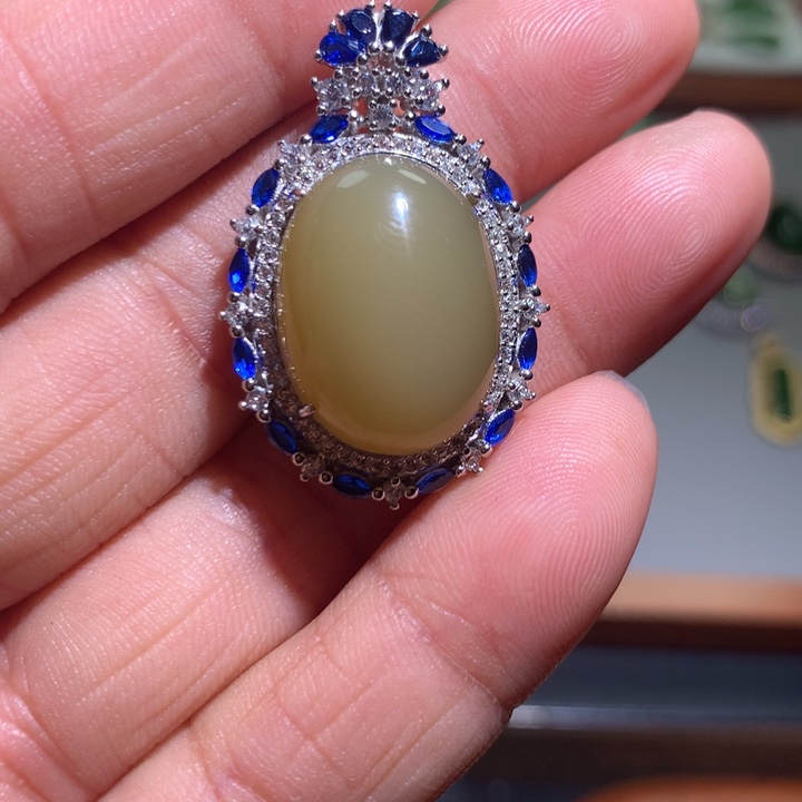 和田玉（糖玉）吊坠银S925镶嵌