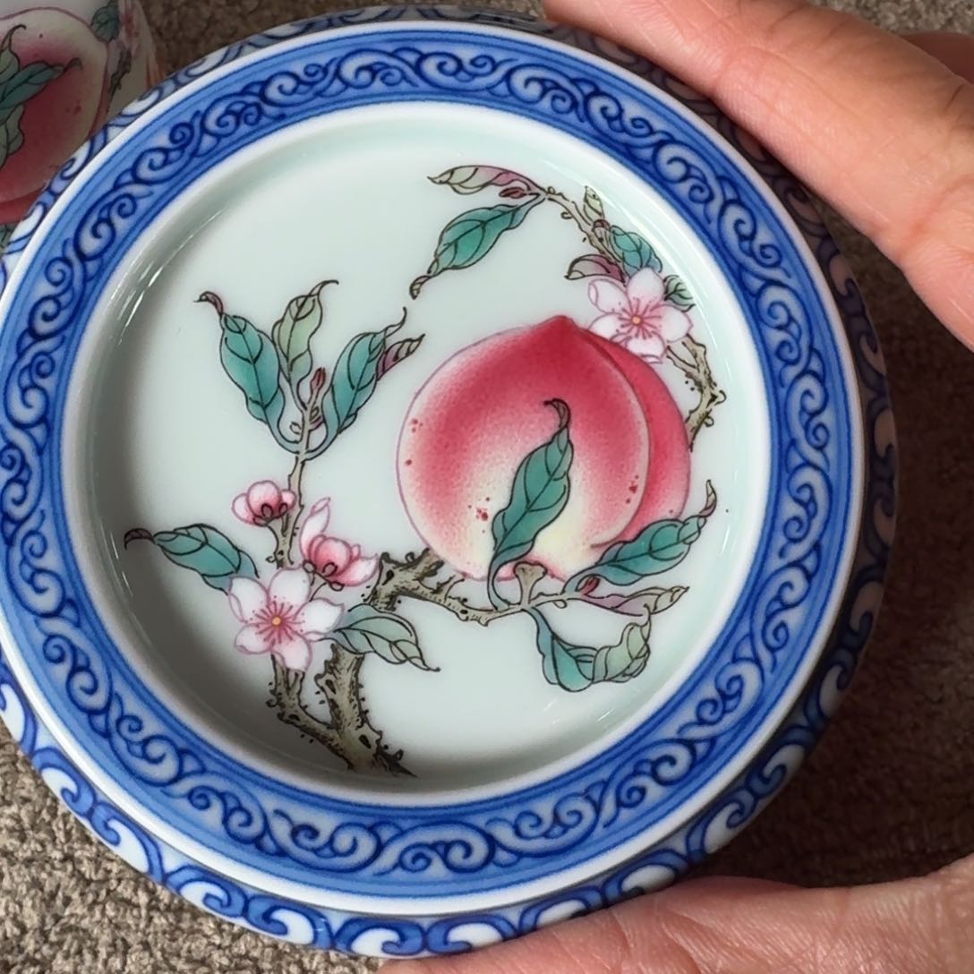 无**对景德镇陶瓷手绘盖置