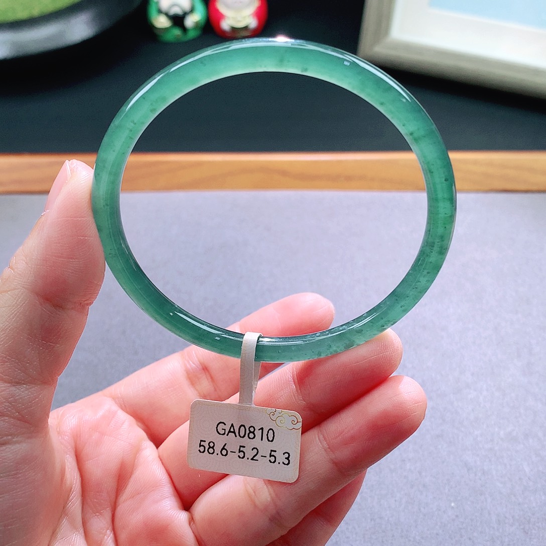 翡翠手镯未镶嵌天然翡翠手镯