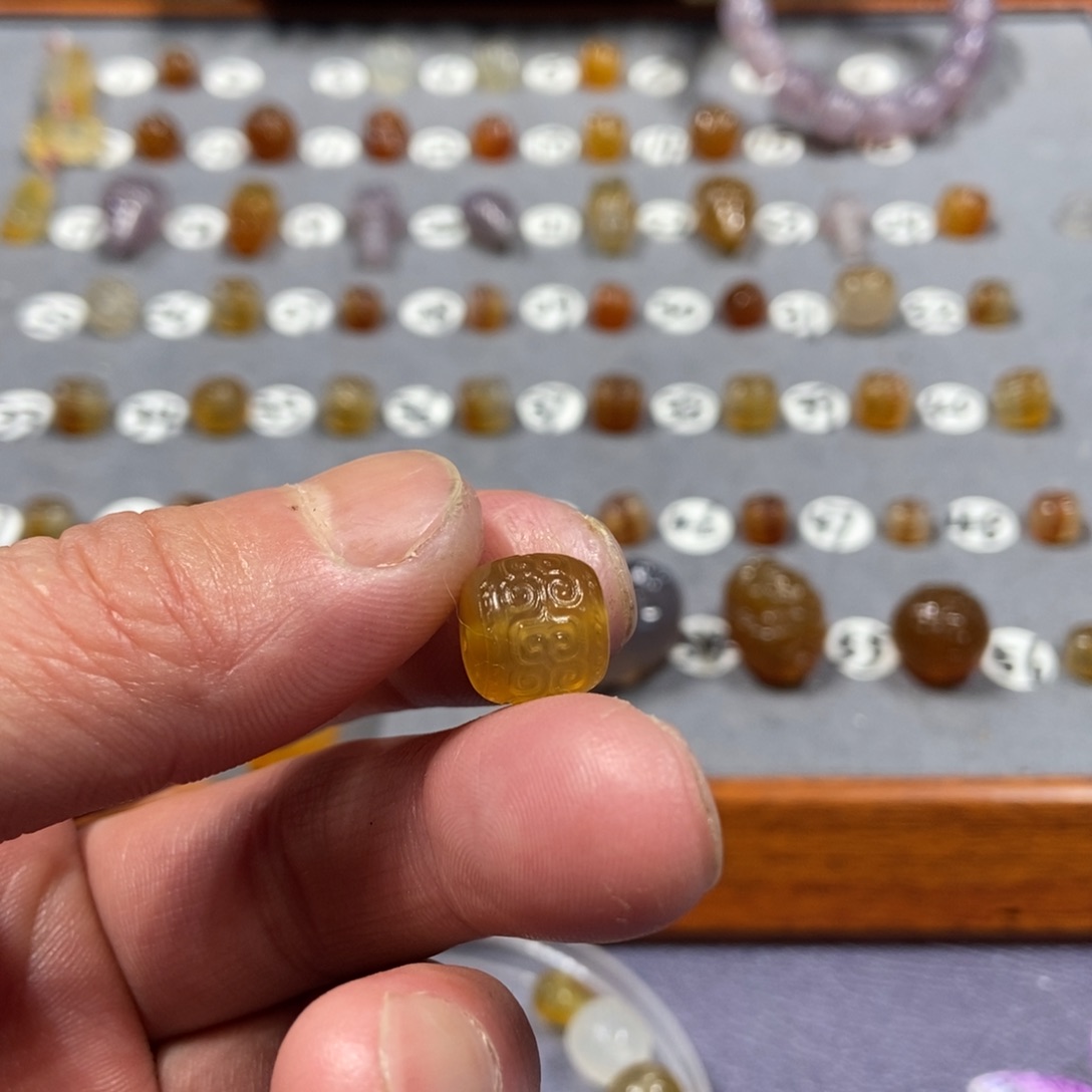 你***？玛瑙/玉髓合金颈饰珠