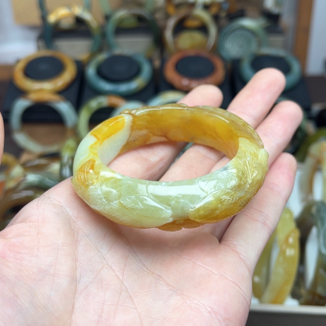 蛇纹石玉手镯未镶嵌圈****郭