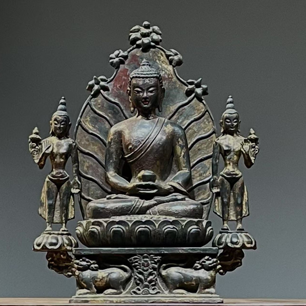 铜佛，一佛二弟子，铜鎏金，全品  供奉