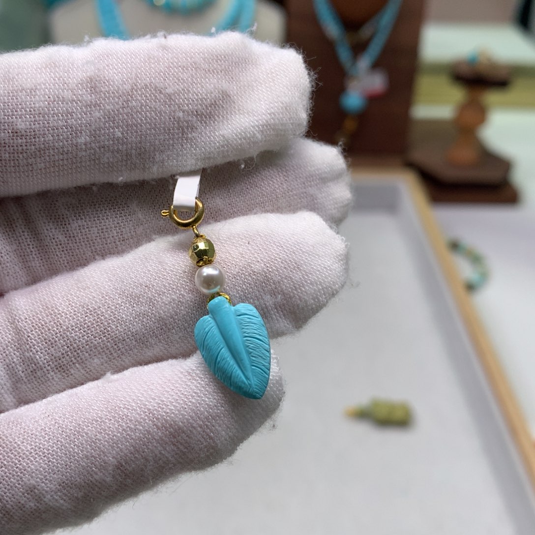 绿松石配饰未镶嵌