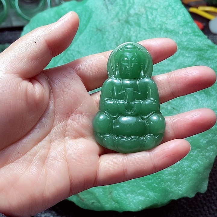 新疆东陵玉挂件观音