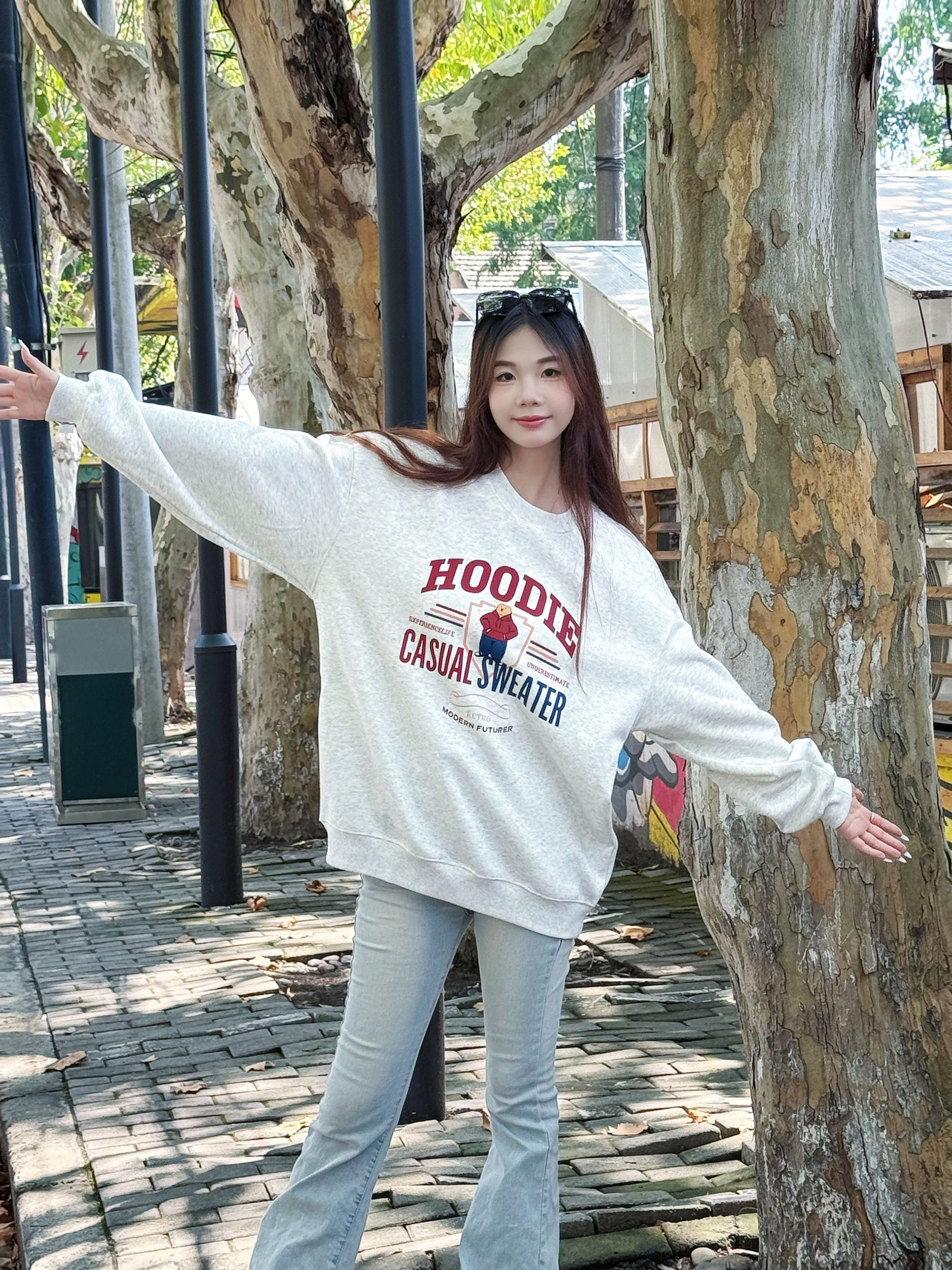 圆领极简风宽松街头风薄款冬季休闲卫衣印花时尚男女同款
