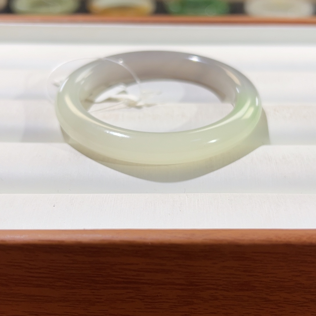 和田玉手镯未镶嵌陌****❤