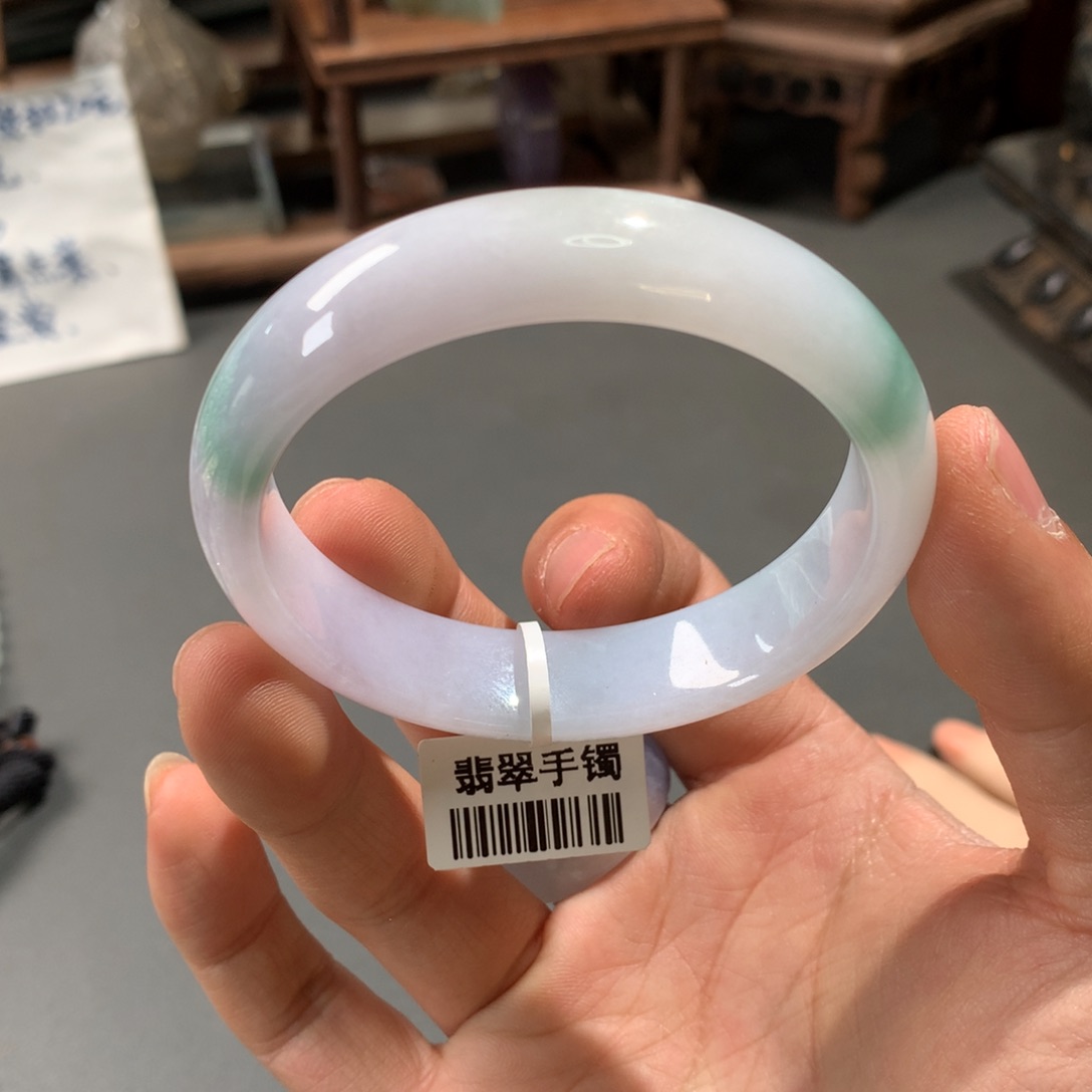 翡翠手镯未镶嵌55圈口