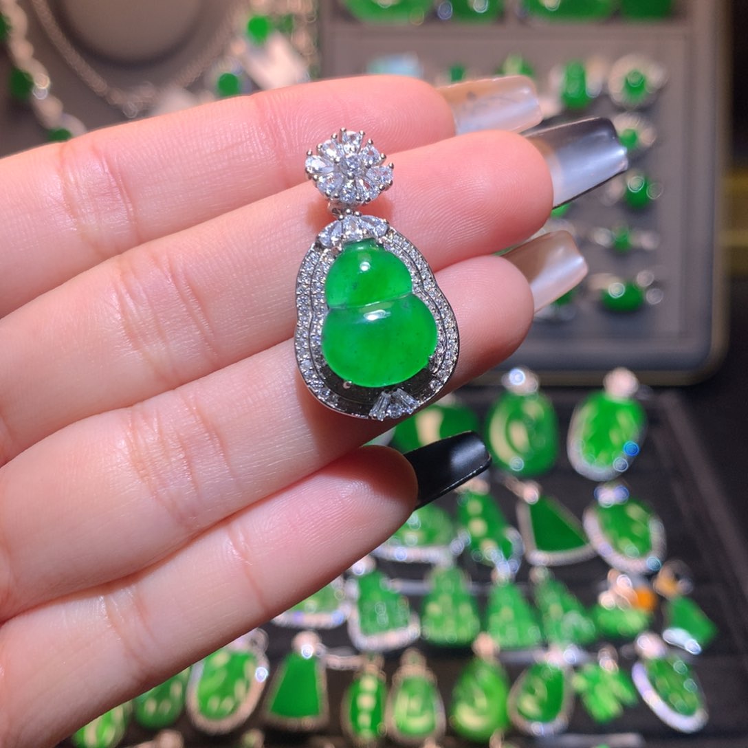 翡翠颈饰银S925镶嵌葫芦