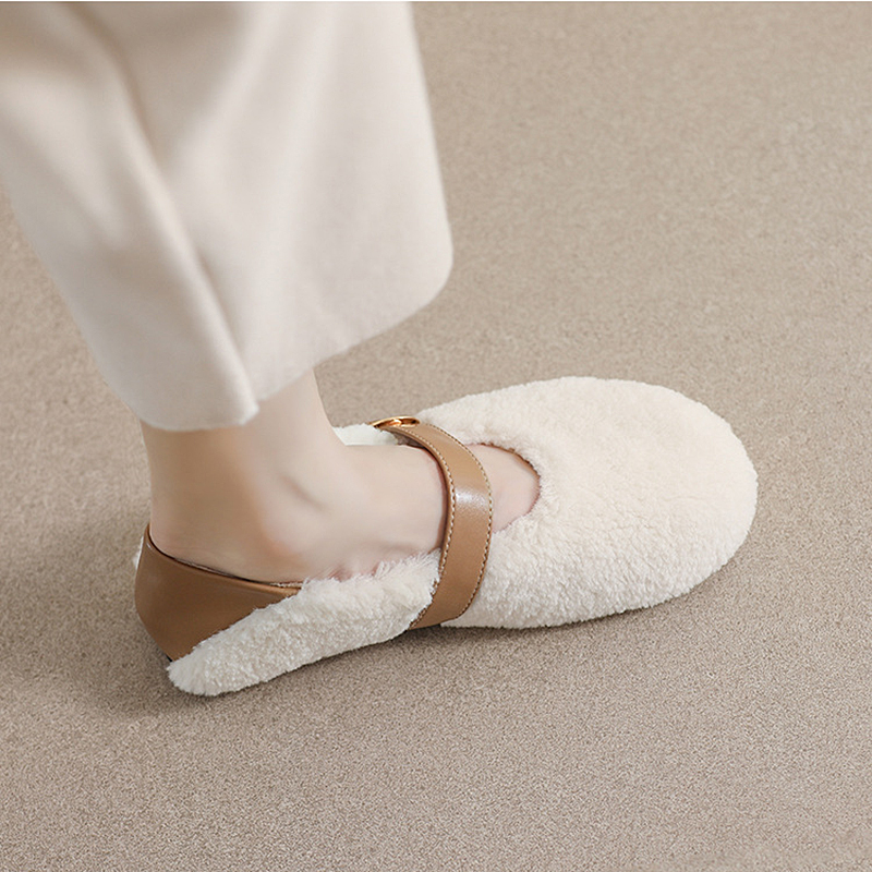 舒适圆头单鞋一字带软底休闲拼色加绒毛毛女鞋新款金属扣平底鞋女