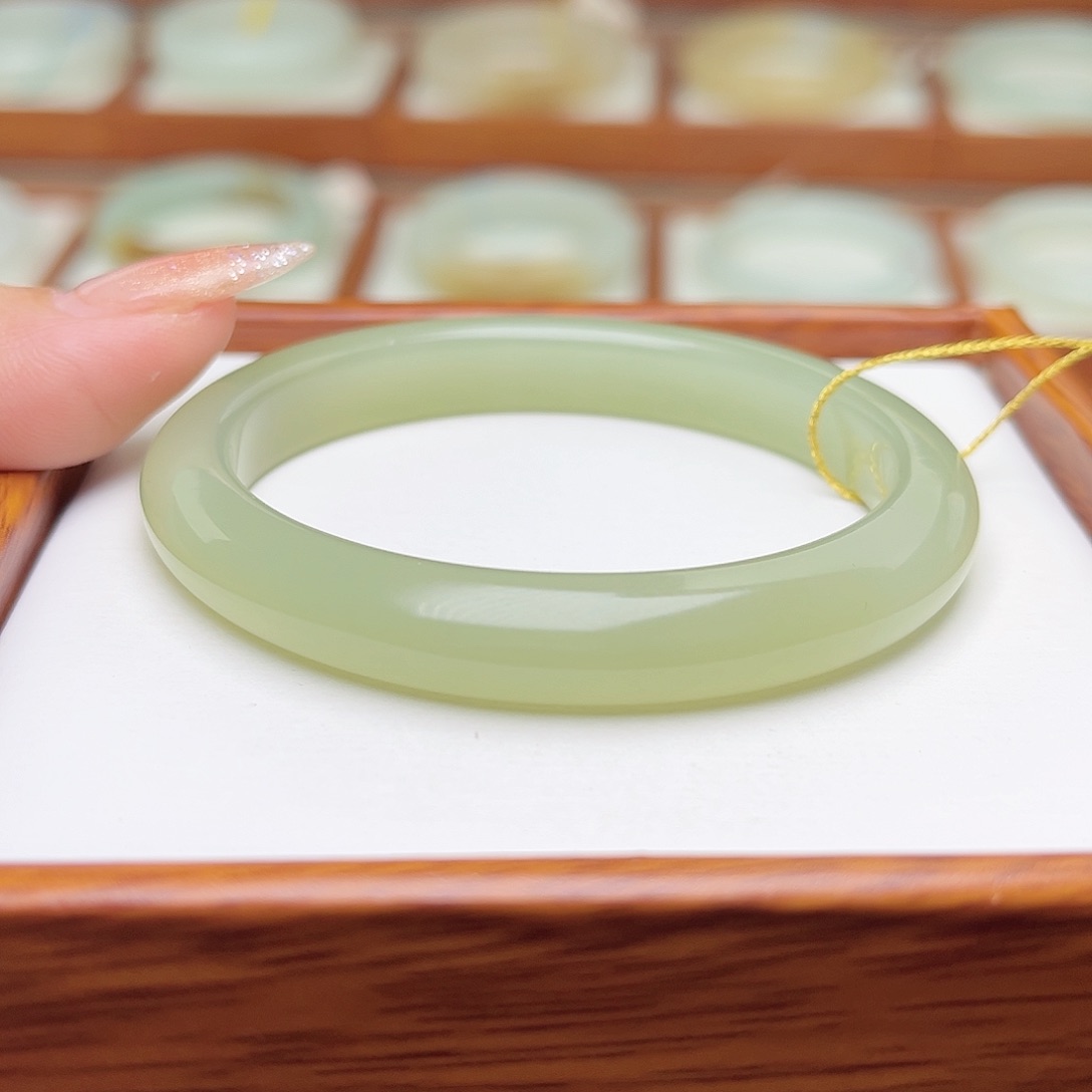 和田玉手镯未镶嵌50