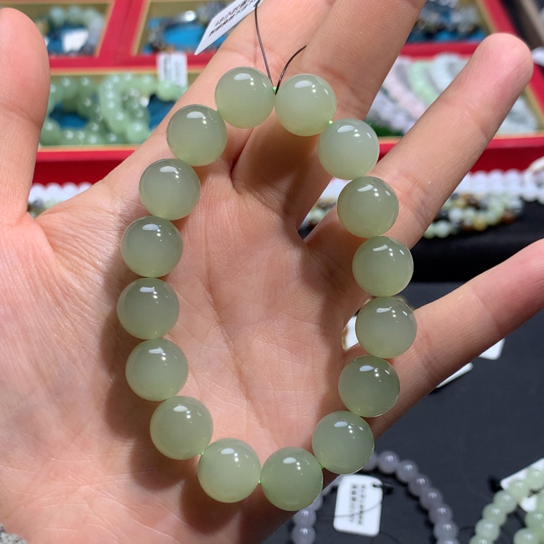 和田玉手链未镶嵌冰底清水猫