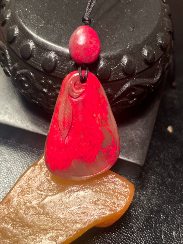 昌化鸡血石精品挂件