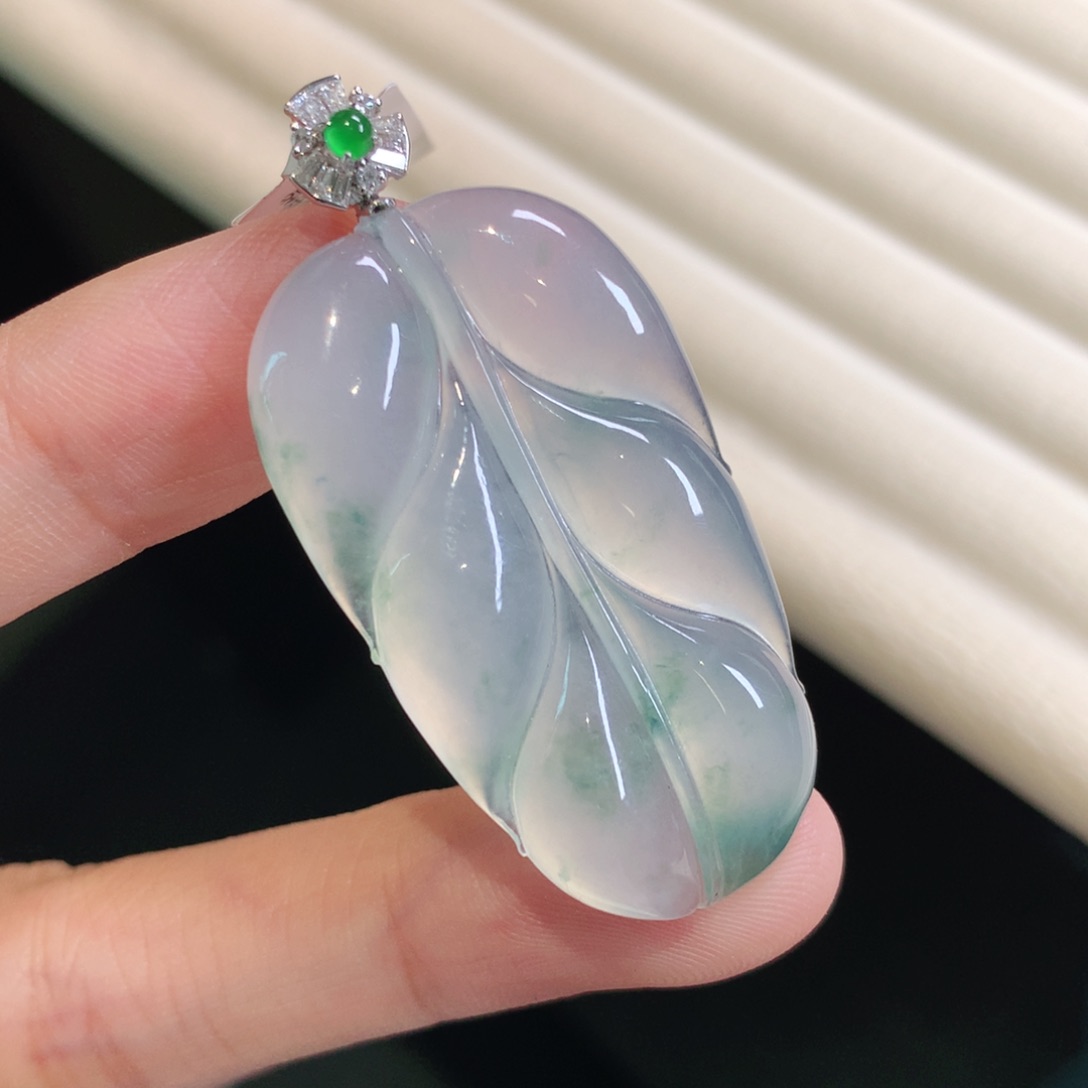 翡翠颈饰18K金镶嵌大叶子