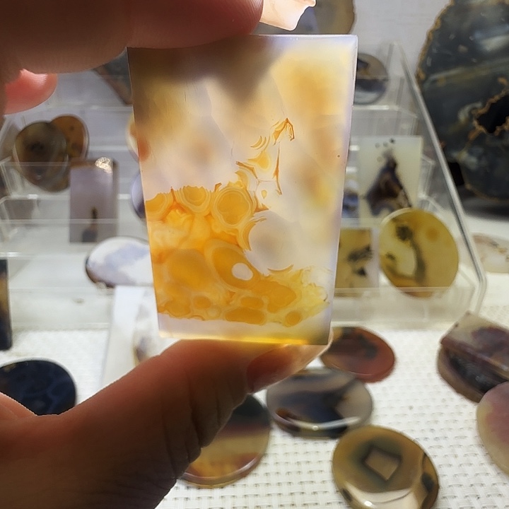 玛瑙/玉髓未镶嵌珠宝奇石