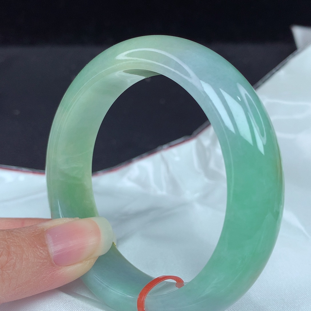 翡翠手镯未镶嵌56圈0458