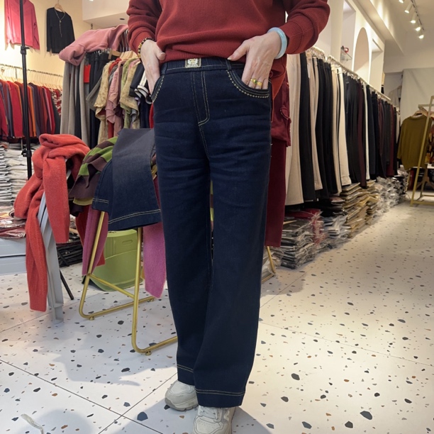 2025新款秋冬气质直筒牛仔裤女士时尚百搭