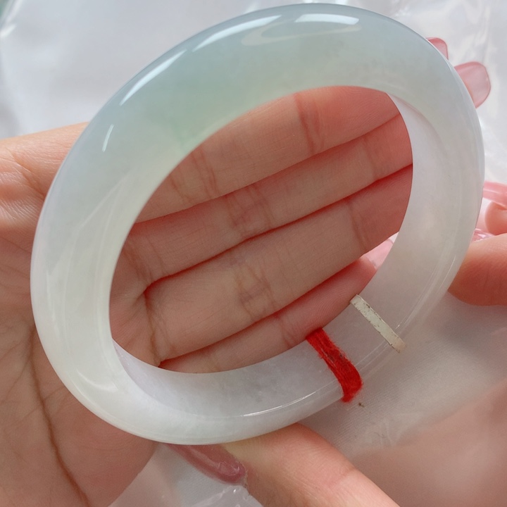 翡翠手镯未镶嵌完美厚装冰晴底飘绿起胶58