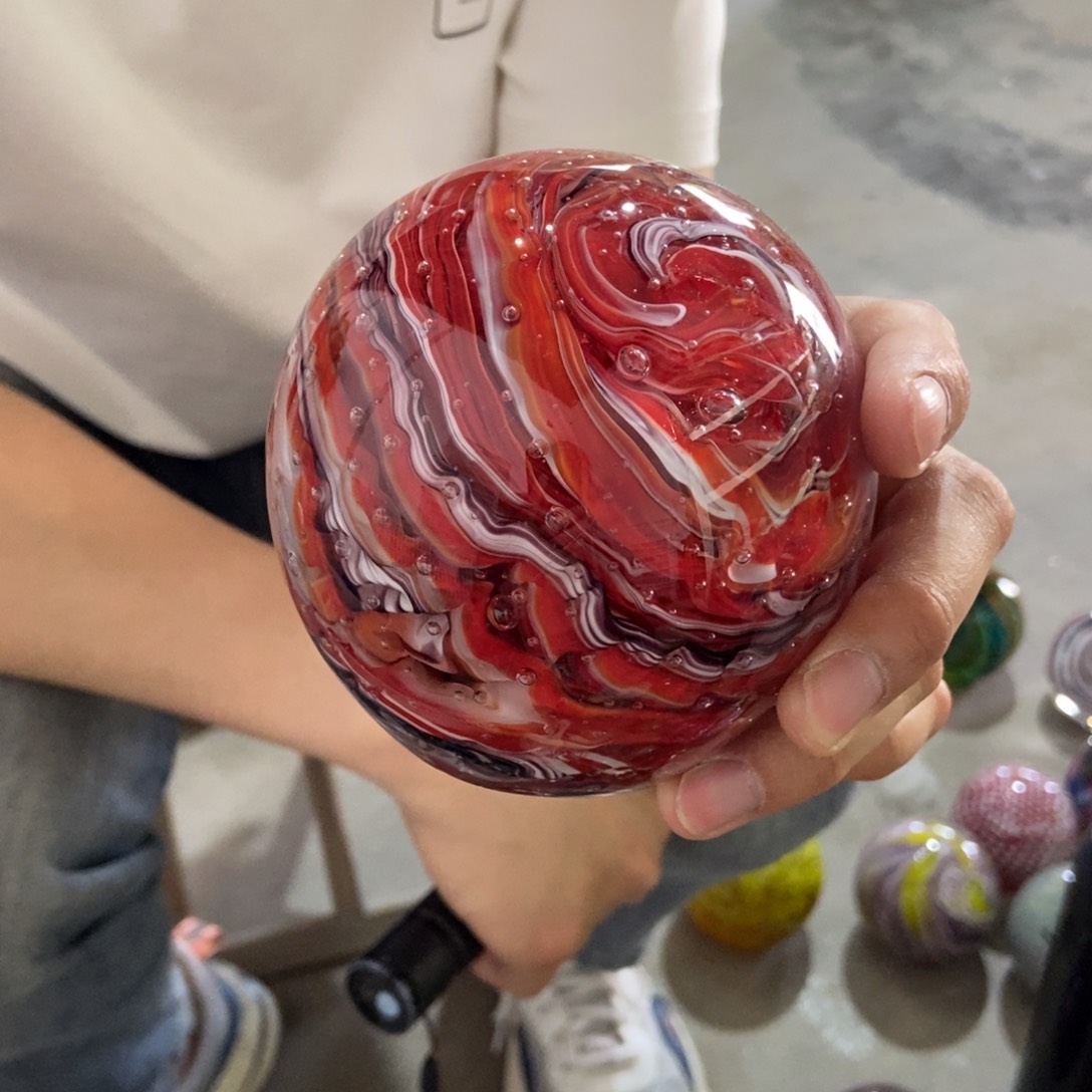 琉璃手工艺品底部微瑕