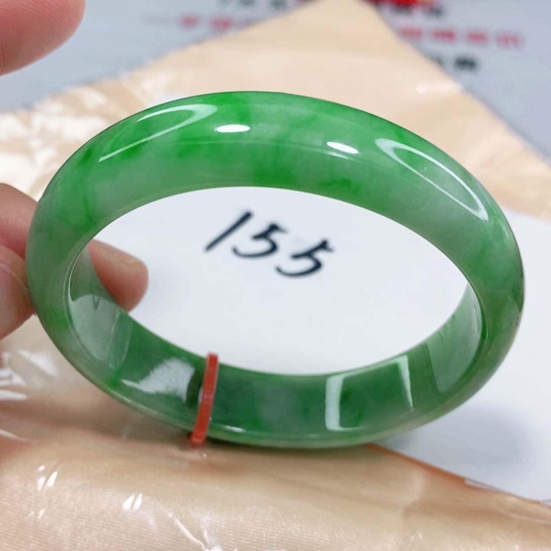 翡翠手镯未镶嵌53圈口贵妃