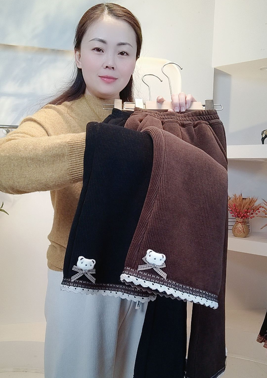 【特厚】 加绒女童冬中小童休闲裤外穿洋气喇叭裤脚口花边小熊