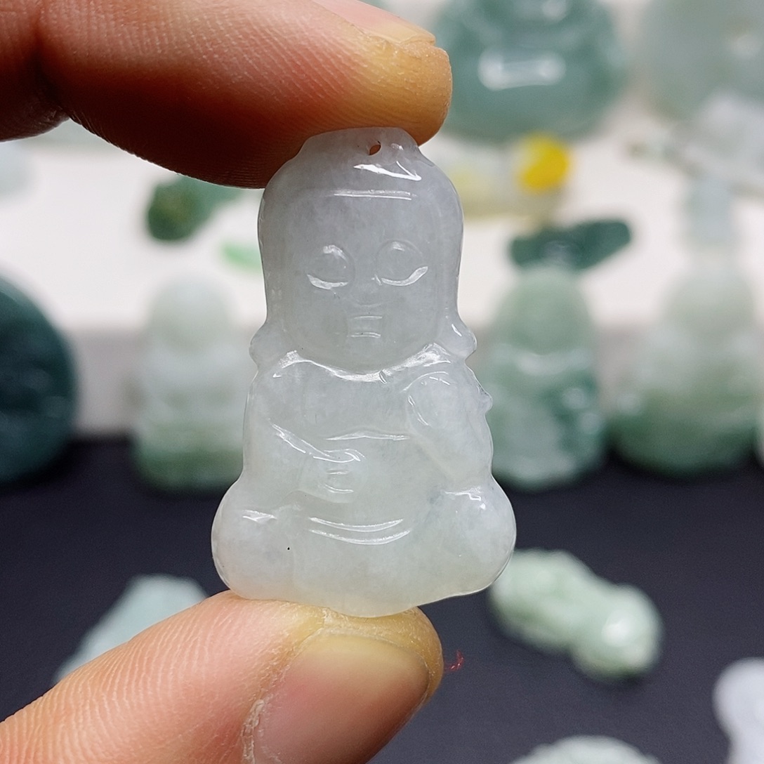 翡翠颈饰未镶嵌吊坠