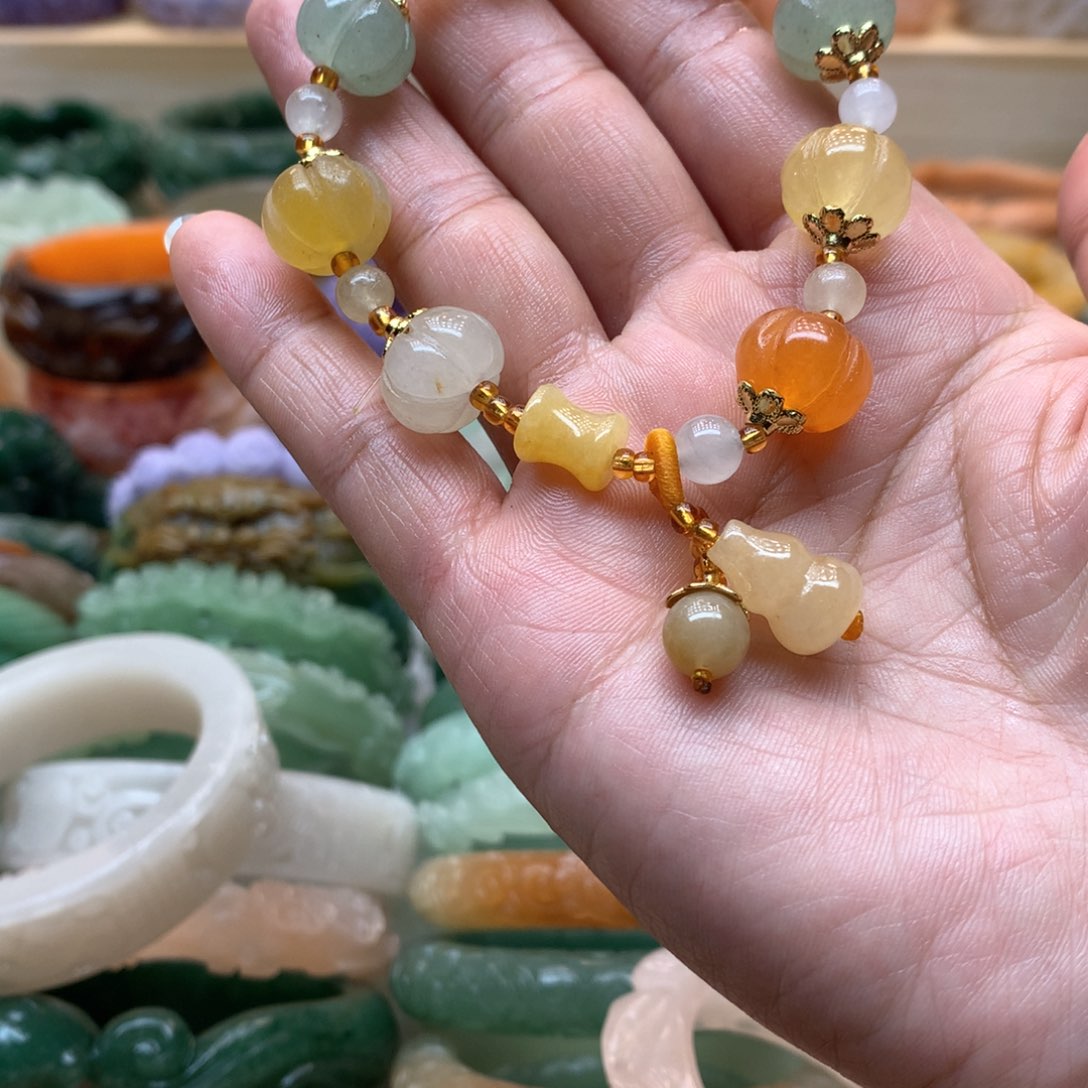 未镶嵌手镯石英质玉