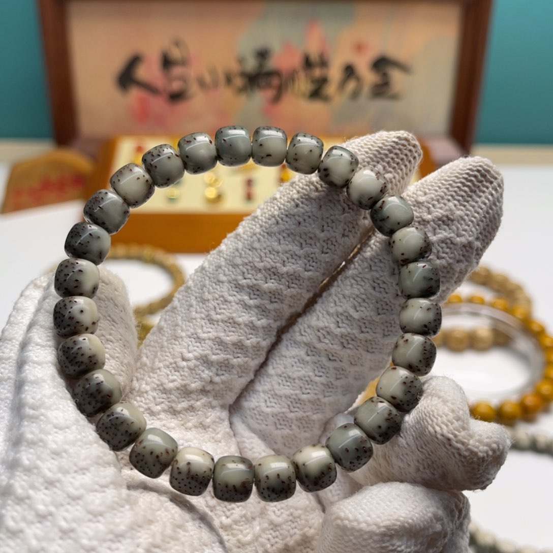 星月菩提吊坠边**。bbbbbbbbbb