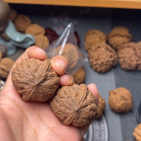 大***图文玩核桃吊坠铁锤