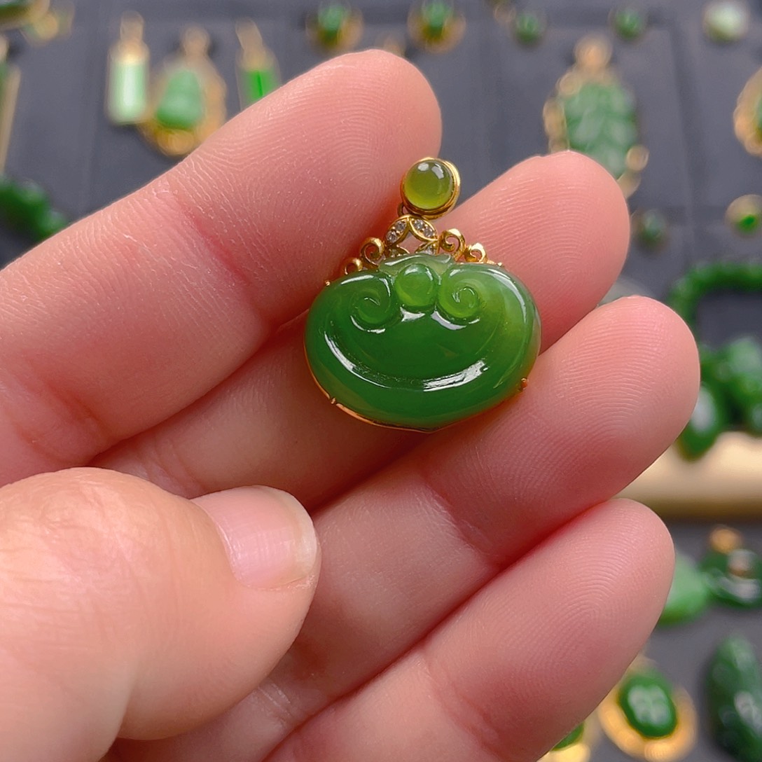 和田玉（碧玉）吊坠(不含链)18K金镶嵌1480
